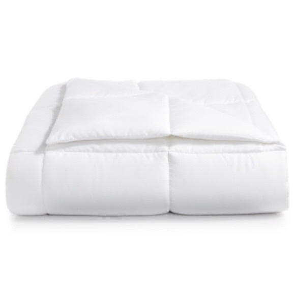 Martha Stewart Classic White Comforter - Picture 1 of 1